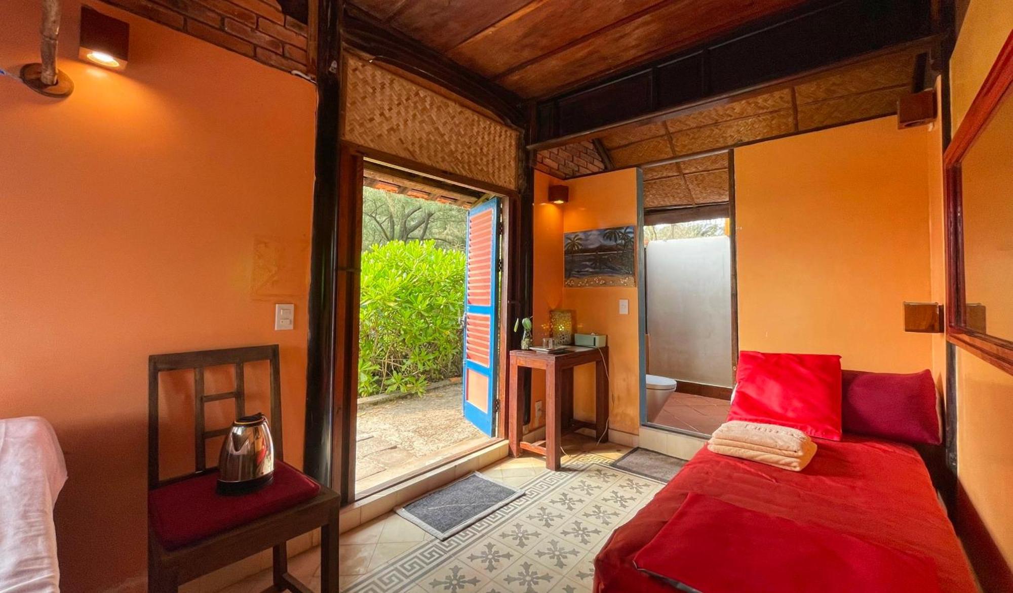 Villa Louise Hue Beach Boutique Hotel الغرفة الصورة